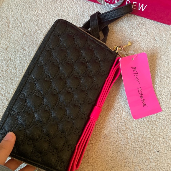 SOLD Betsey Johnson Crossbody - Picture 5 of 5